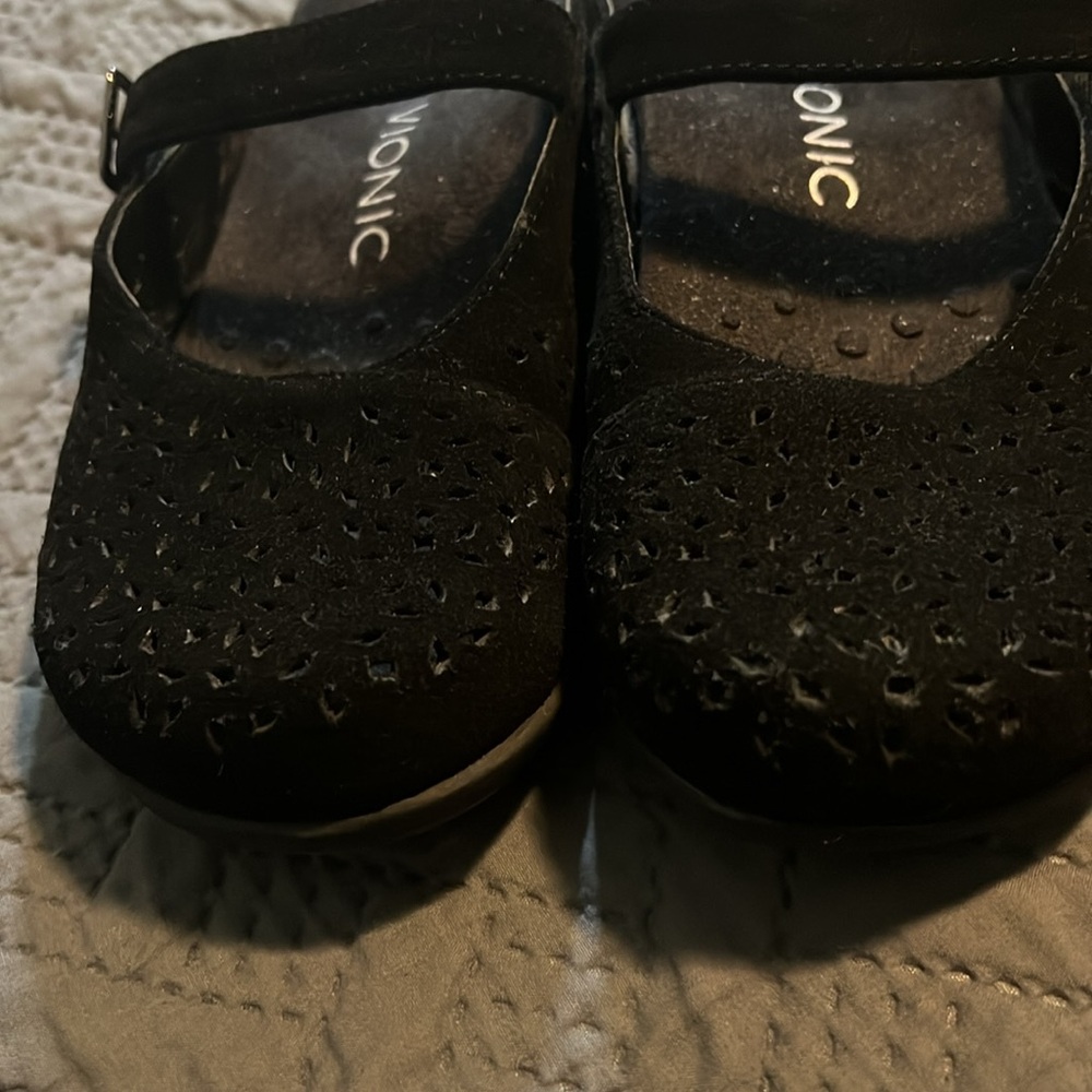 Vionic : Black Velvet Clogs - 7 - Picture 2 of 6